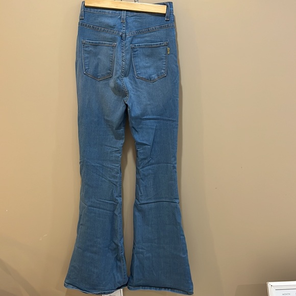 Hi-rise bell bottom jeans - Picture 2 of 3